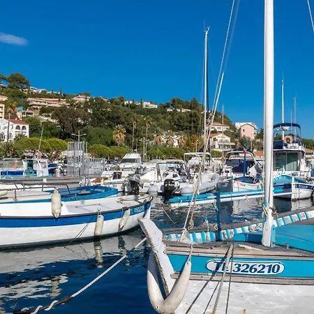 Apartment Le Lavandou, 3 Pieces, 4 Personnes - Fr-1-713-156